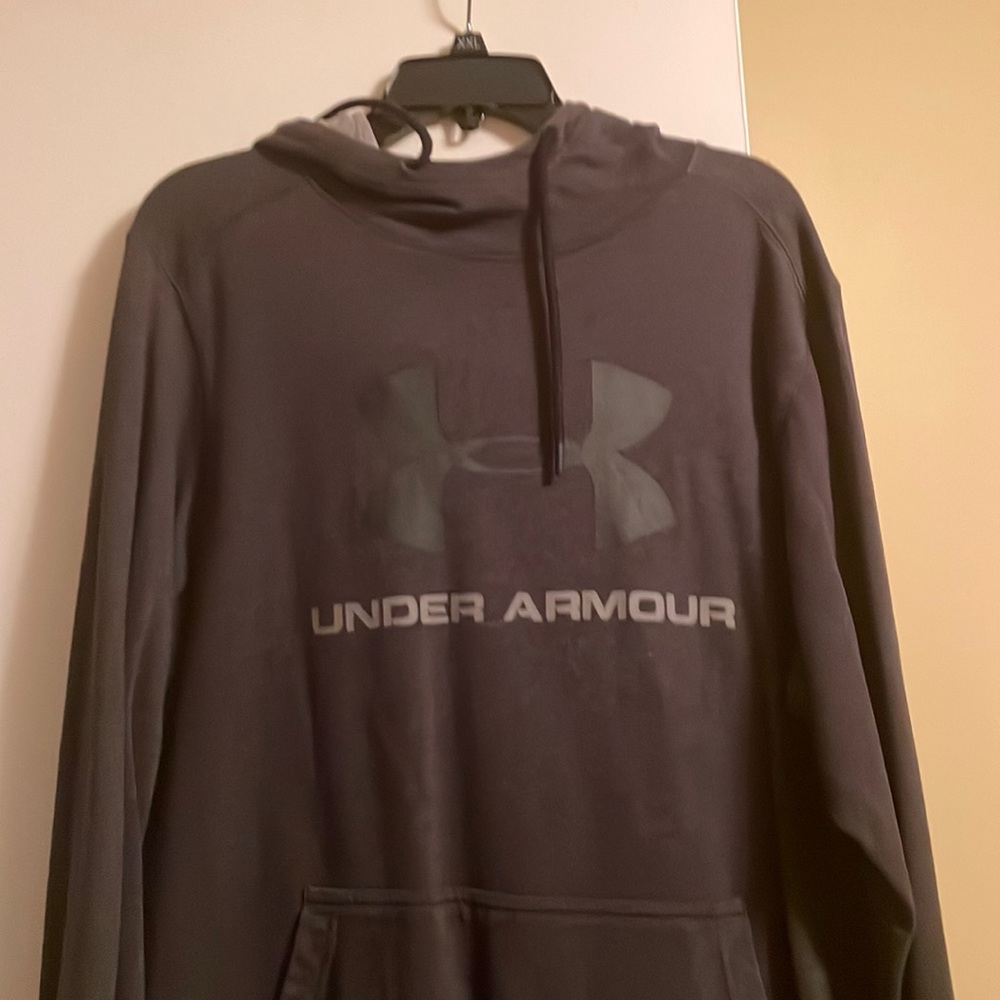 Medium UA hoodie